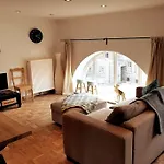 Petite Maison à Oneux Village Appartamento *